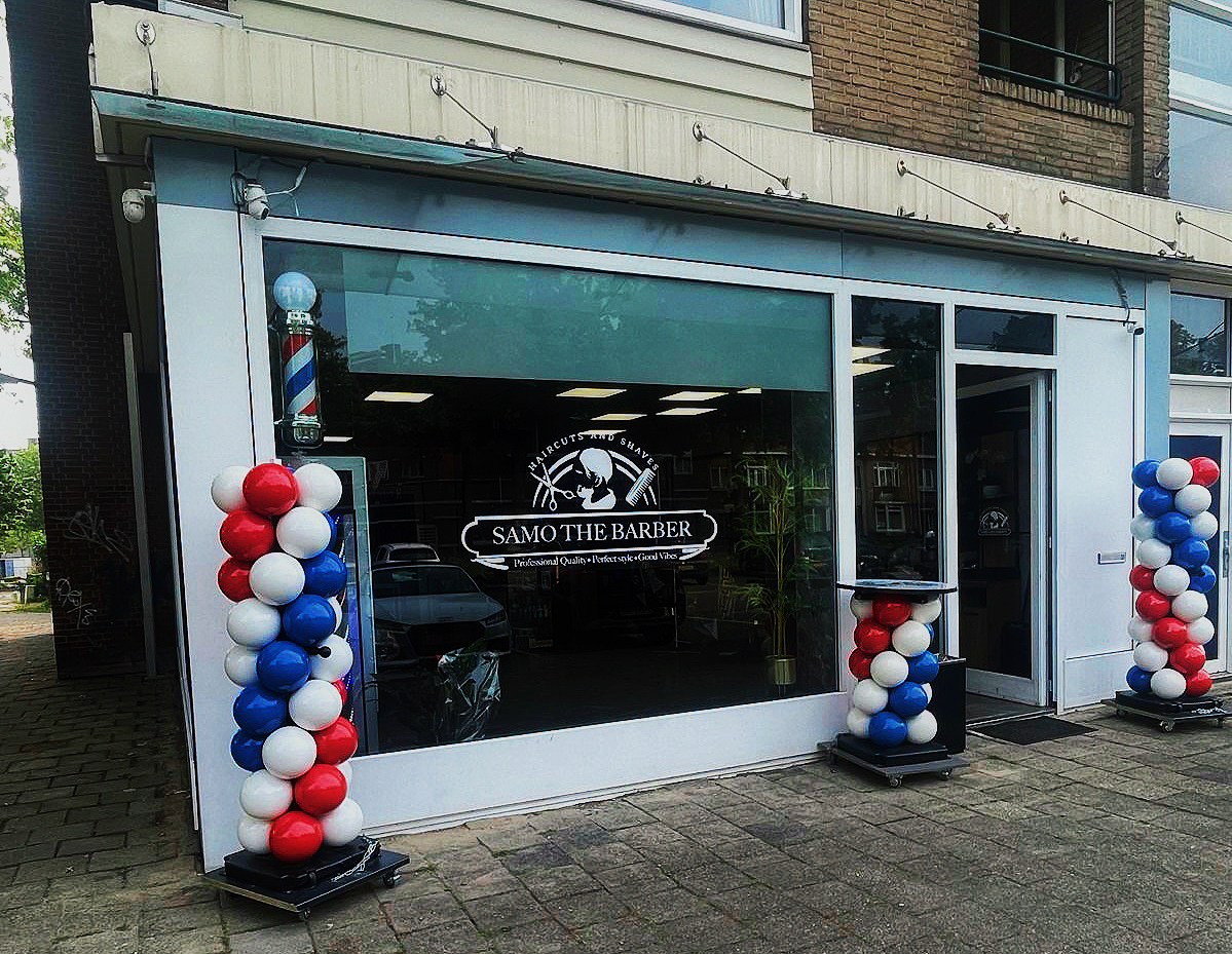 De gevel van Samo The Barber in Bergen op Zoom